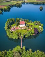 EzVA---VUAULxE4.jpeg.jpg