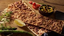 Etli-ekmek-tarifi-Konya-usulü-770x433.jpg