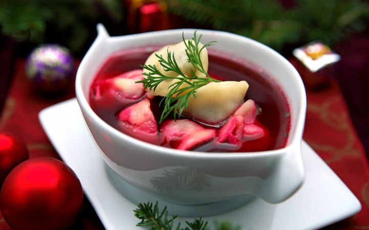 kirmizi-pancar-corbasi-polonya