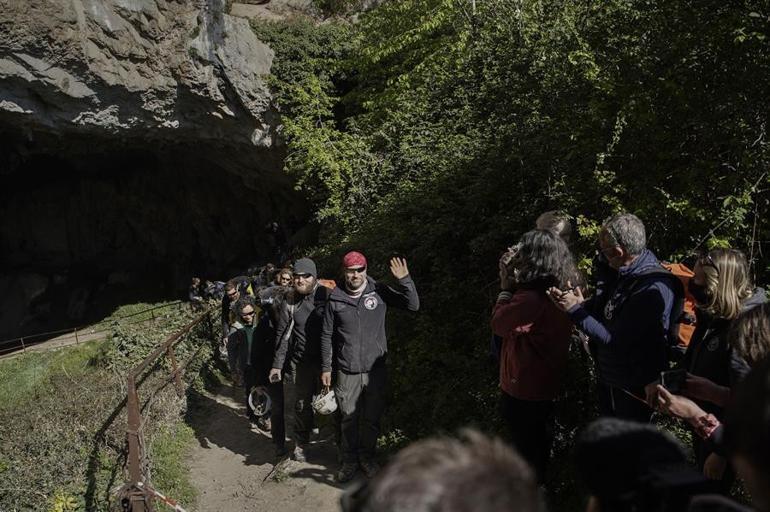 Dünya bu 15 kişiyi konuşuyor 40 gün boyunca mağarada yaşadılar, çıkınca söyledikleriyle şaşırttılar