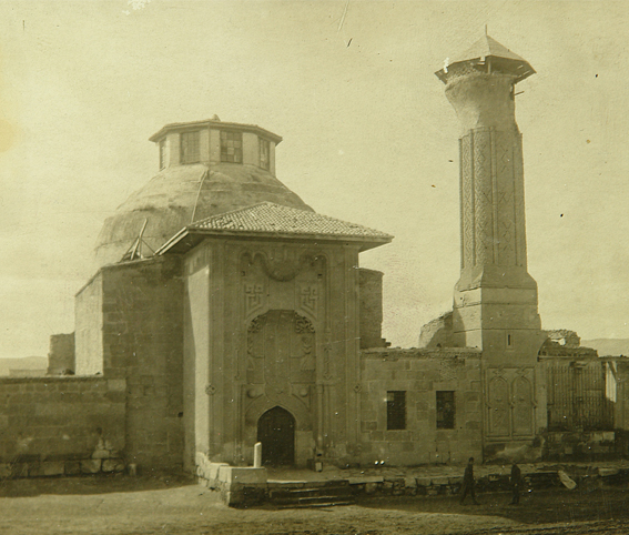 1-karatay-medrese.jpg