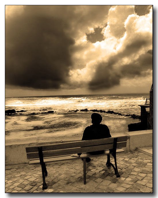 lonely-742719.jpg